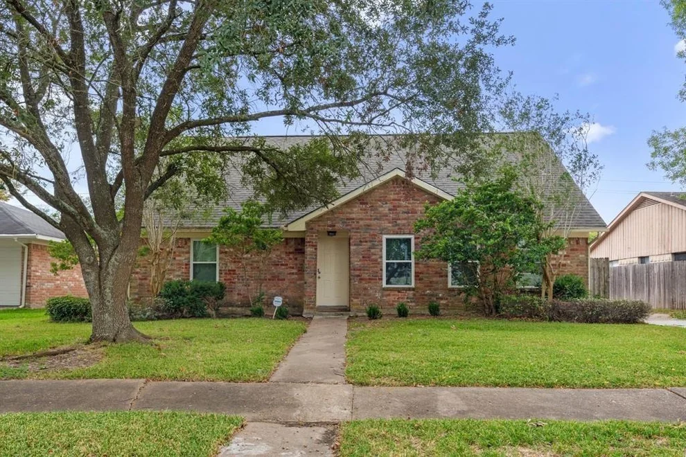 Unit for sale at 12527 Huntington Venture Drive, Houston, TX 77099