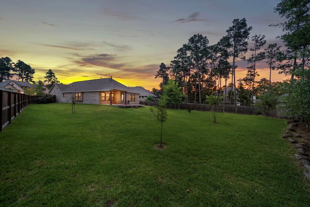 Unit for sale at 334 S Cadence Hills Loop, Conroe, TX 77318