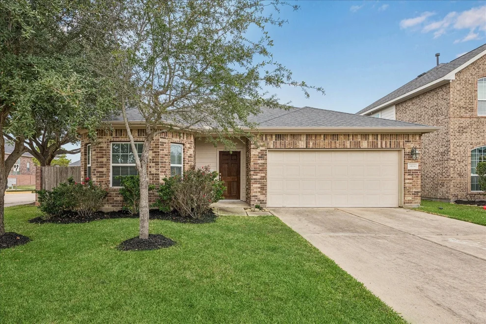 Unit for sale at 24634 Lakecrest Creek Drive, Katy, TX 77493