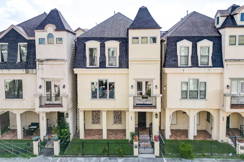 Unit for sale at 2308 Couch Street, Houston, TX 77008