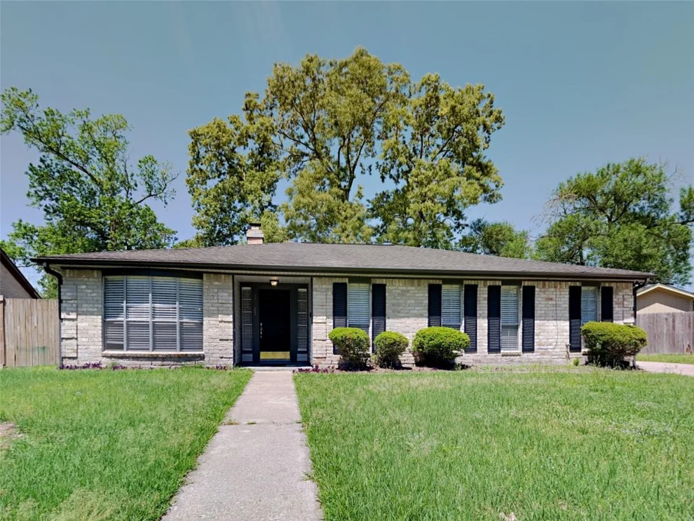 Unit for sale at 17623 Huntersglen Circle, Humble, TX 77396