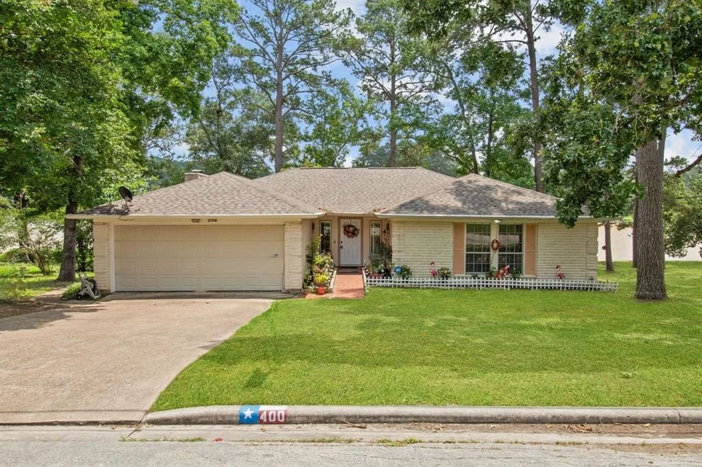 Unit for sale at 400 W Lake Drive, Livingston, TX 77351