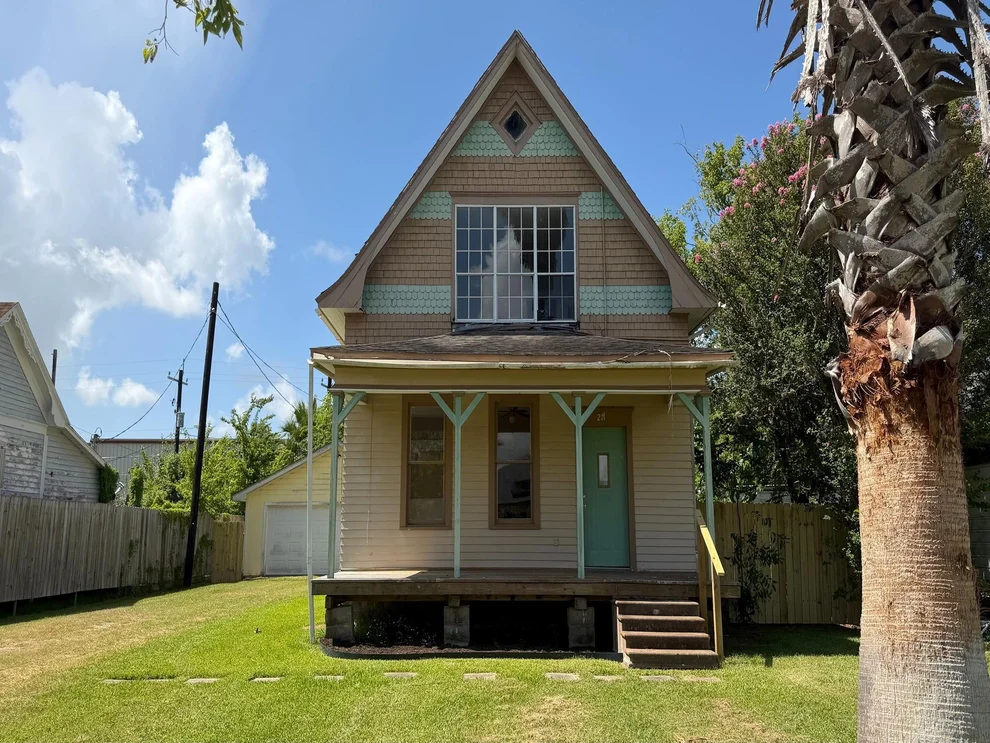 Unit for sale at 211 Morton Avenue, Palacios, TX 77465
