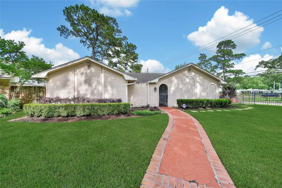 Unit for sale at 4902 Dunsmere Street, Houston, TX 77018