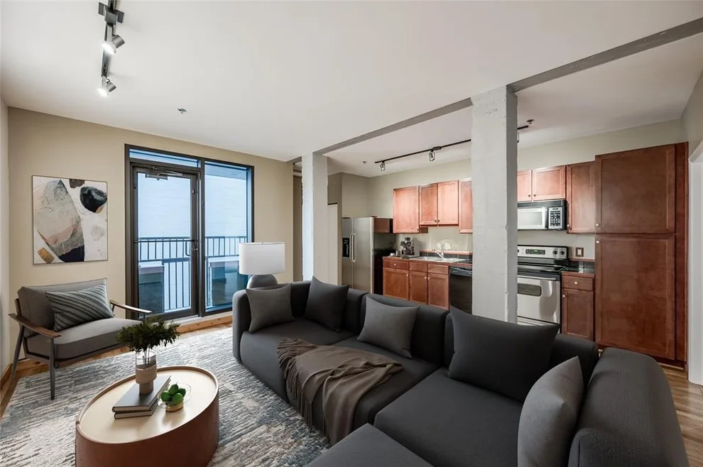 Unit for sale at 917 Main Street, Houston, TX 77002