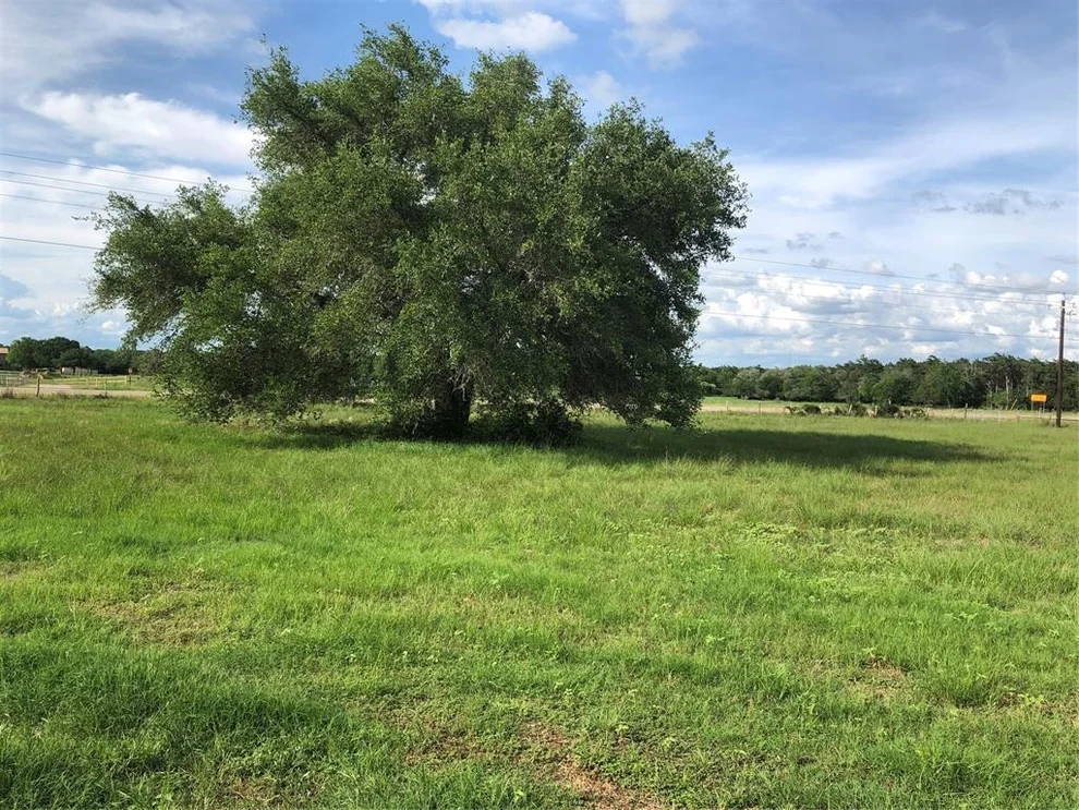 Unit for sale at 154 Pvt 1671, Hallettsville, TX 77964