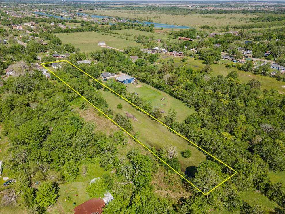 Unit for sale at 1803 Avenue Q, Santa Fe, TX 77510