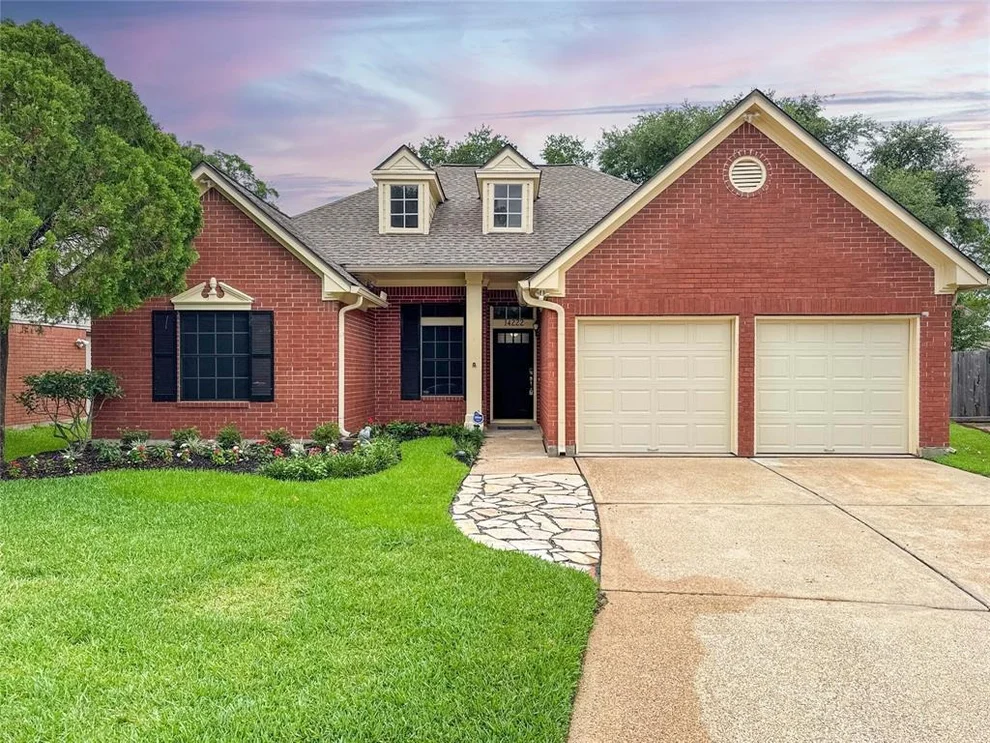 Unit for sale at 14222 Providence Pine Trail, Houston, TX 77062