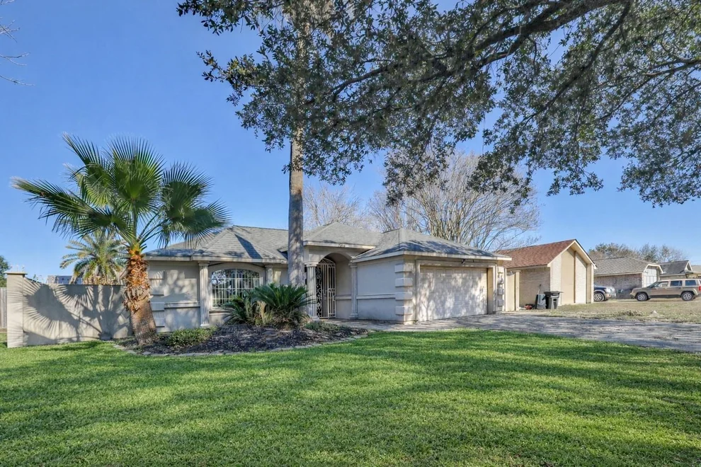 Unit for sale at 7106 Feather Creek Drive, Houston, TX 77086