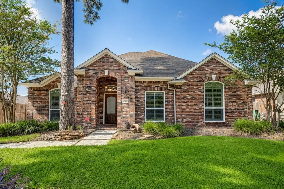 Unit for sale at 19227 Hikers Trail Drive, Humble, TX 77346