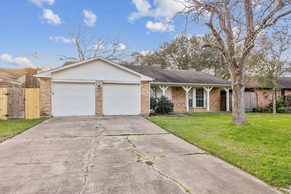 Unit for sale at 1810 Kingman Drive, Missouri City, TX 77489