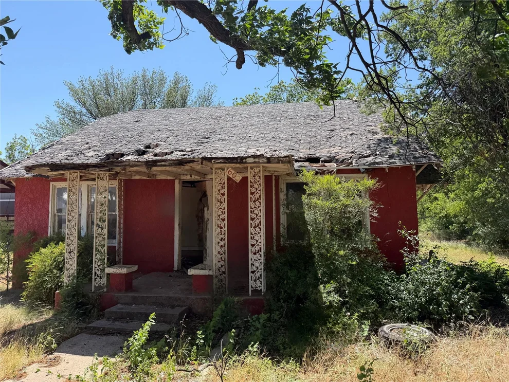 Unit for sale at 600 Central Avenue, Rule, TX 79547