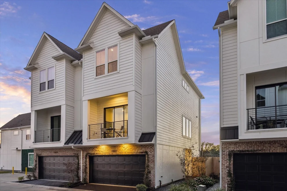 Unit for sale at 3912 Willowbend Point Drive, Houston, TX 77025
