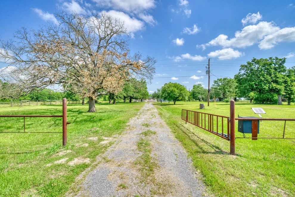 Unit for sale at 5085 Highway 75 S, Madisonville, TX 77864
