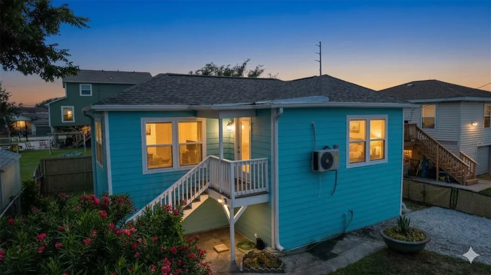 Unit for sale at 2023 1/2 Hollywood Avenue, Galveston, TX 77551