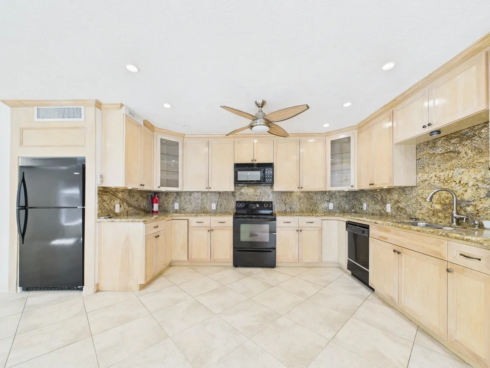 Unit for sale at 2824 Briarhurst Drive, Houston, TX 77057