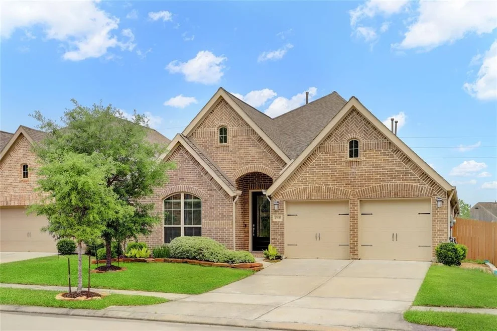 Unit for sale at 27137 Devyn Forest Lane, Spring, TX 77386