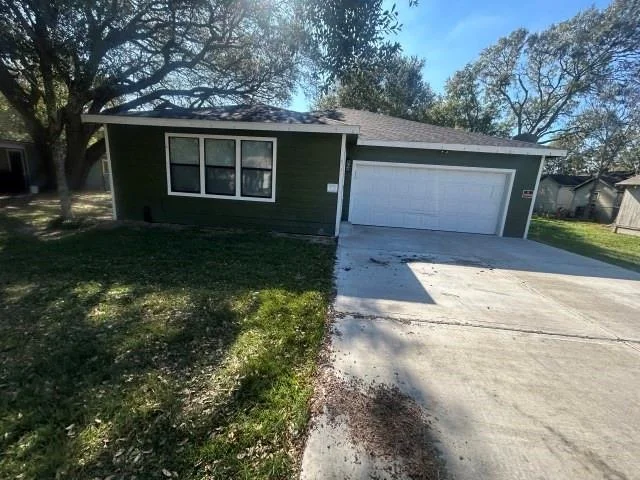 Unit for sale at 807 Erin Street, El Campo, TX 77437