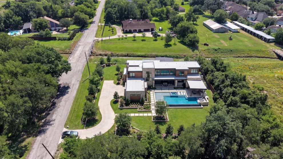 Unit for sale at 15721 Oleta Lane, Sugar Land, TX 77498