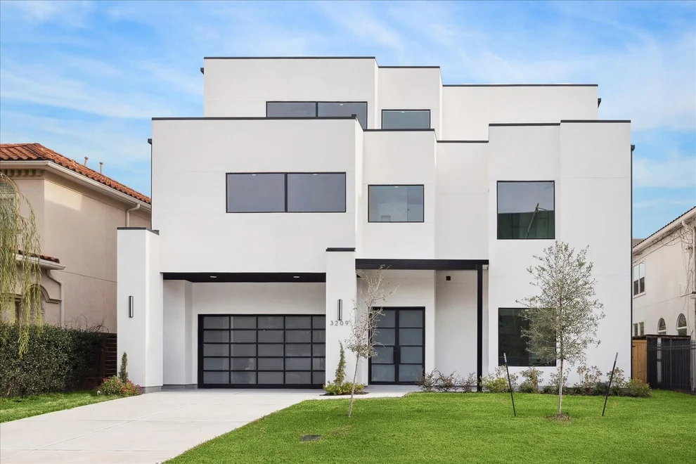 Unit for sale at 3209 Mcculloch Circle, Houston, TX 77056
