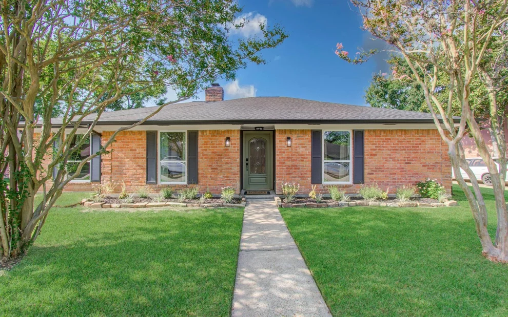 Unit for sale at 1501 N Park Side Drive, Deer Park, TX 77536
