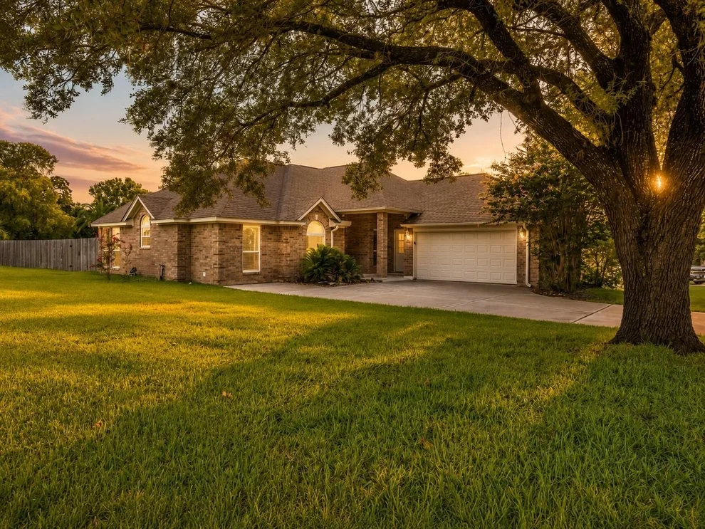 Unit for sale at 7158 Lakeshore Lane, Willis, TX 77318