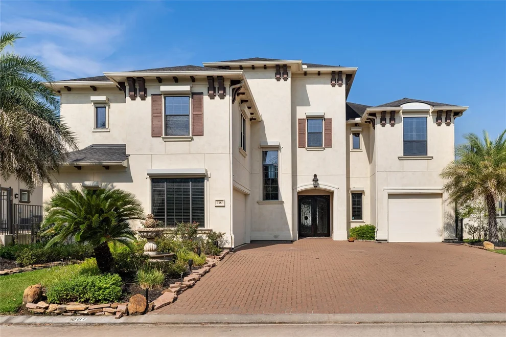 Unit for sale at 301 Blue Water Way, League City, TX 77565