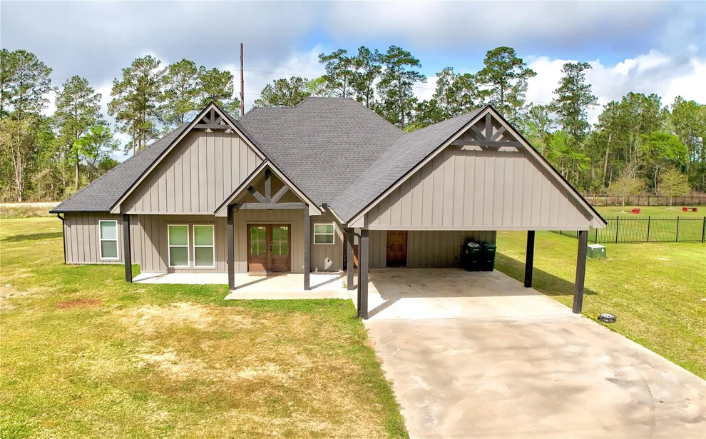 Unit for sale at 375 County Road 725, Buna, TX 77612