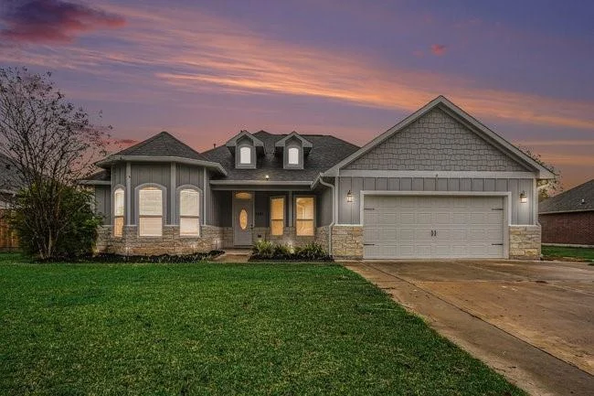 Unit for sale at 2523 Turberry Drive, West Columbia, TX 77486