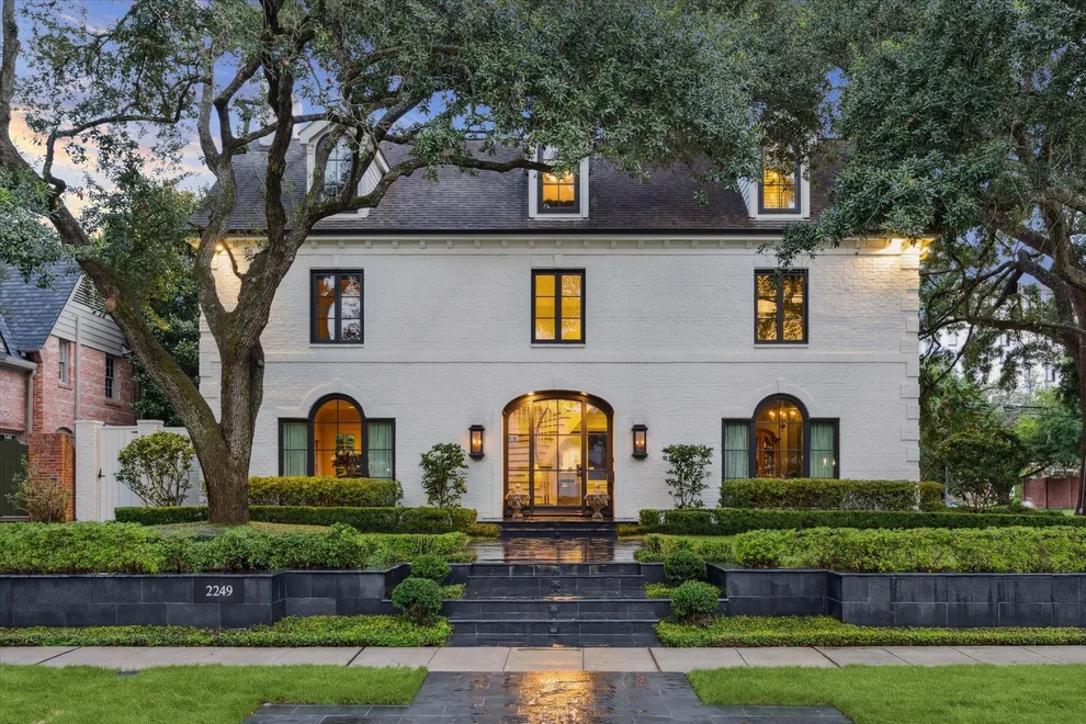 Unit for sale at 2249 Pelham Drive, Houston, TX 77019