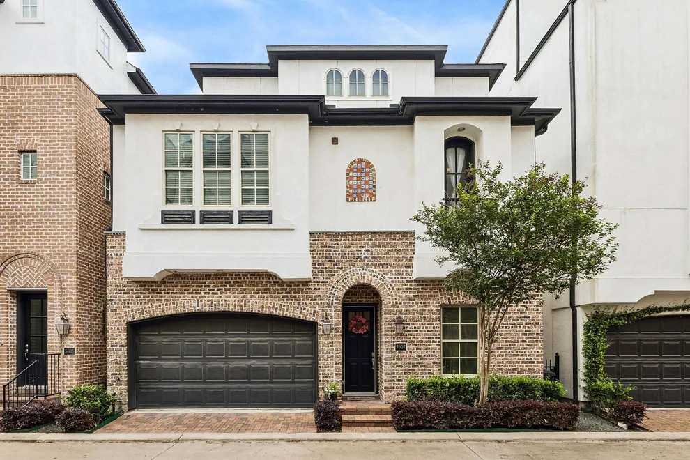 Unit for sale at 5607 Cohn Meadows, Houston, TX 77007
