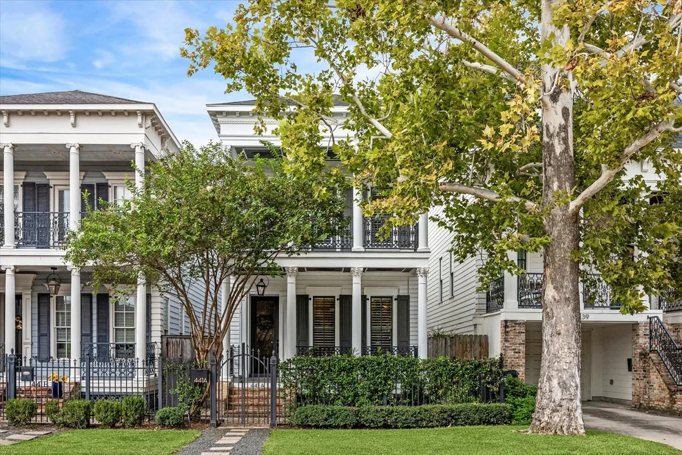 Unit for sale at 441 W 24th Street, Houston, TX 77008