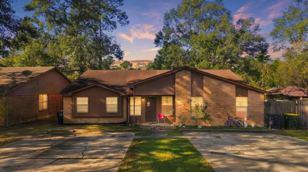 Unit for sale at 215 Lazy Lane, Conroe, TX 77301