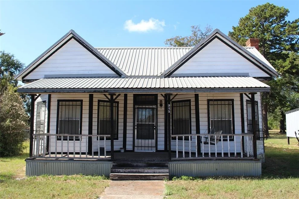 Unit for sale at 312 N Howard Street, Grapeland, TX 75844