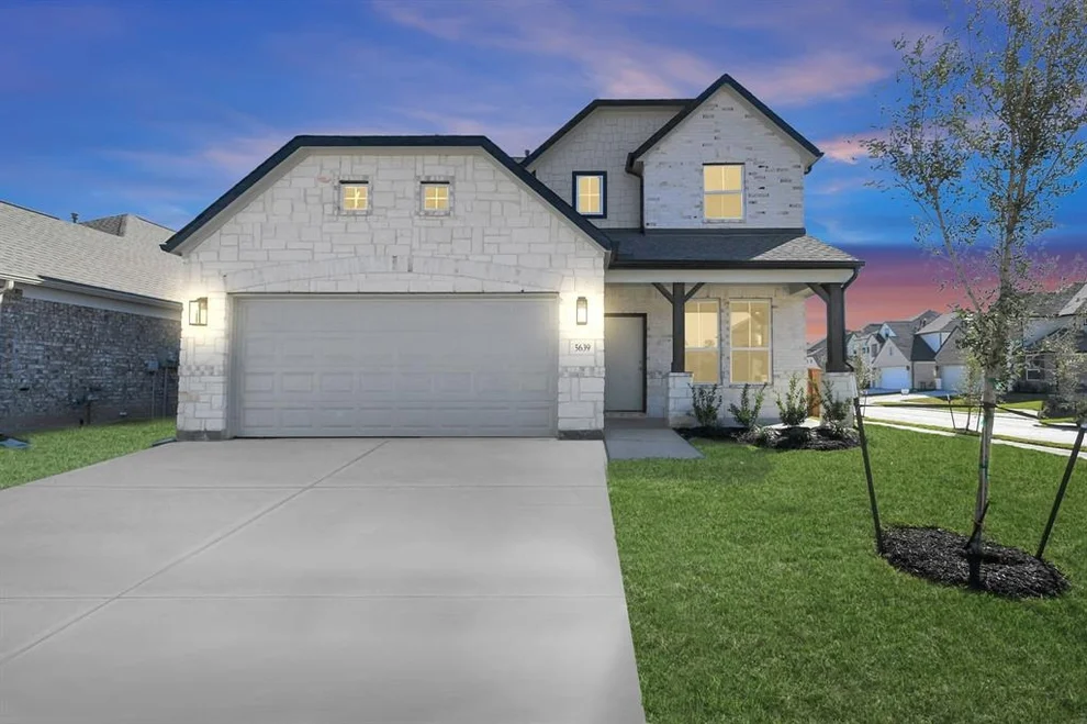 Unit for sale at 5639 Sandhill Oak Trail, Houston, TX 77066