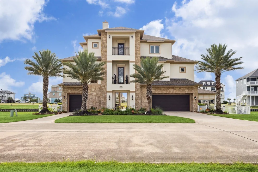 Unit for sale at 7 Ramrod, Hitchcock, TX 77563