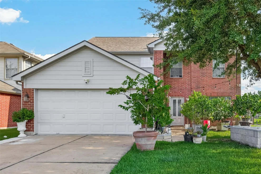Unit for sale at 12051 Christophers Walk Court, Houston, TX 77089