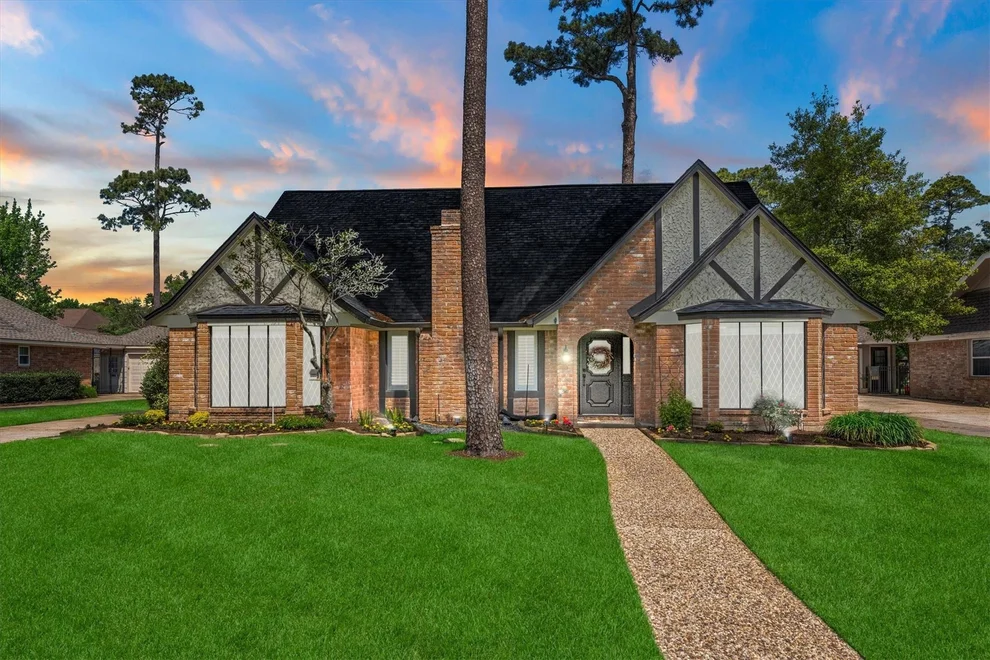 Unit for sale at 5614 Spanish Oak Drive, Houston, TX 77066
