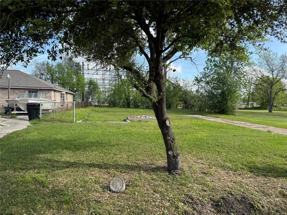 Unit for sale at 7825 Pardee Street, Houston, TX 77028