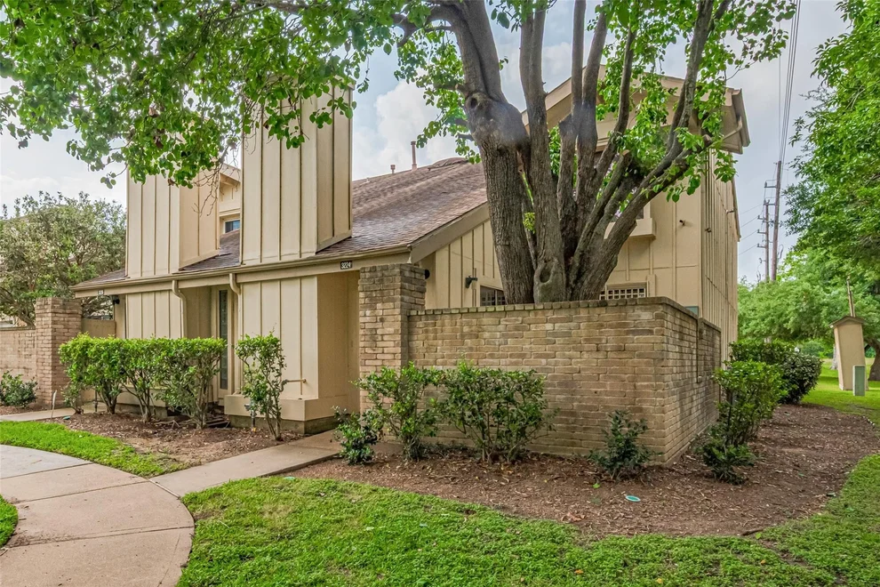 Unit for sale at 3224 Windchase Boulevard, Houston, TX 77082