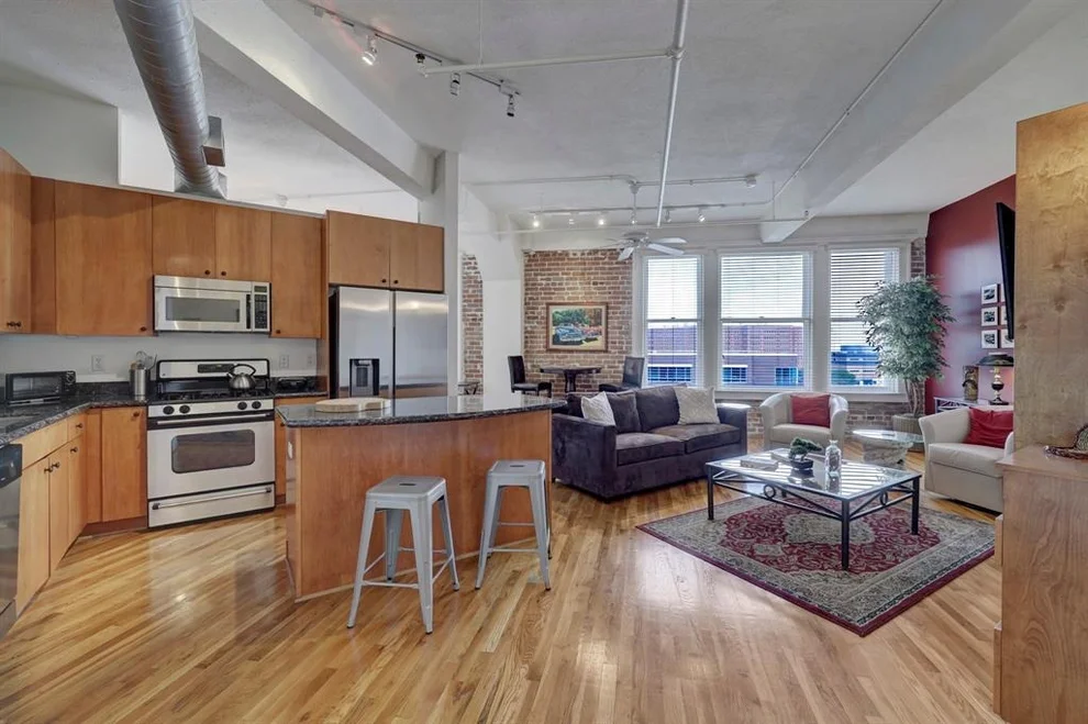 Unit for sale at 201 Main Street, Houston, TX 77002