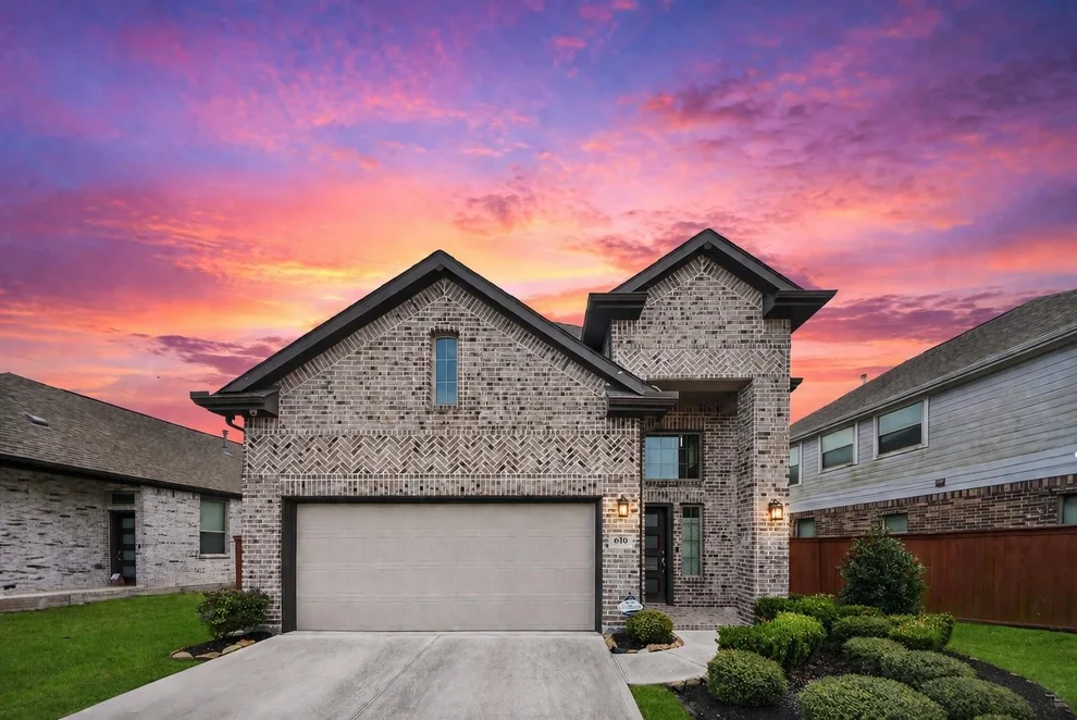 Unit for sale at 6110 Dovetail Cliff Court, Katy, TX 77493