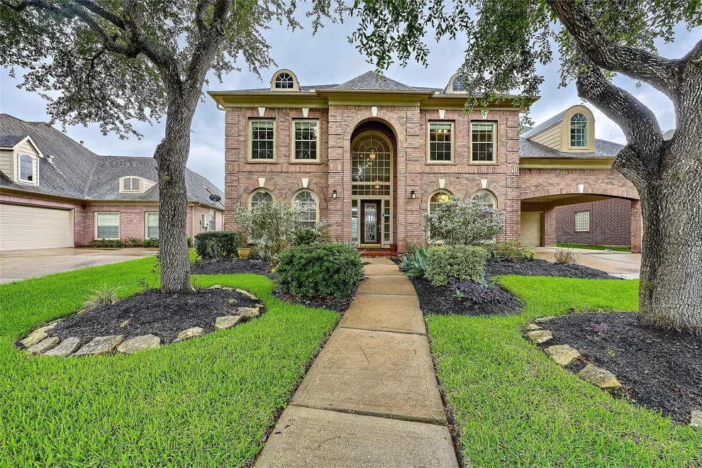 Unit for sale at 5906 Indian Hills Lane, Sugar Land, TX 77479