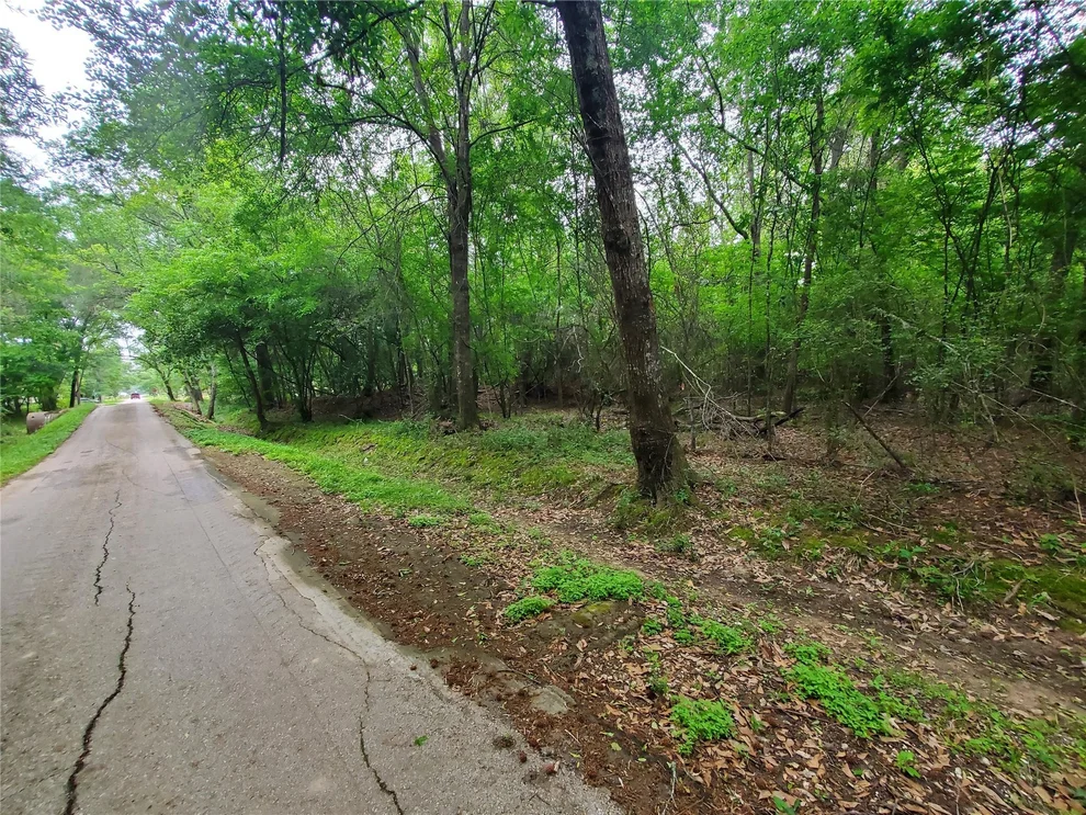 Unit for sale at 246 Countyroad 3990, Cleveland, TX 77328