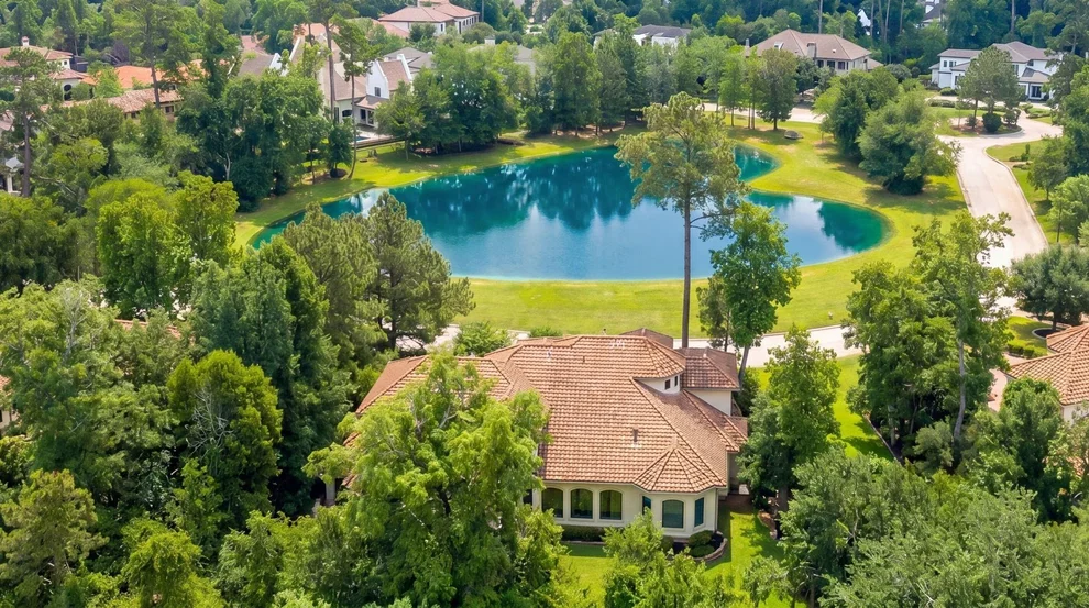 Unit for sale at 50 S Badger Lodge Circle, The Woodlands, TX 77389