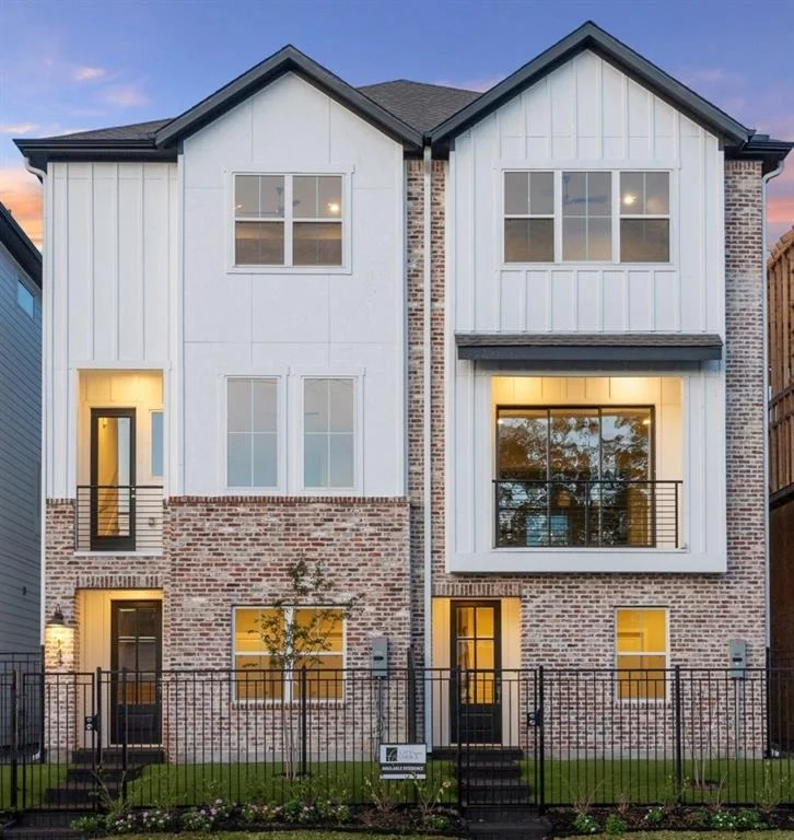 Unit for sale at 141 Eastwood Street, Houston, TX 77011