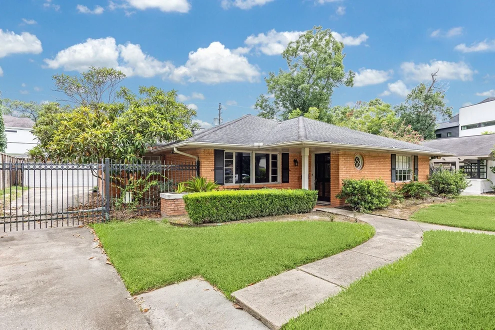 Unit for sale at 4610 Devon Street, Houston, TX 77027