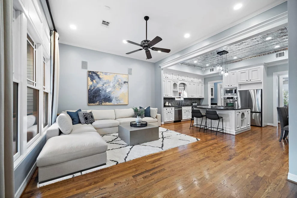 Unit for sale at 619 E 8th 1/2 Street, Houston, TX 77007