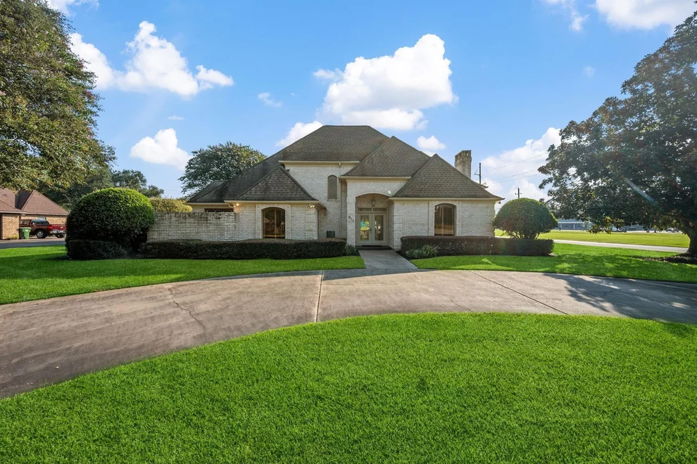 Unit for sale at 611 S Cleveland Street, Dayton, TX 77535