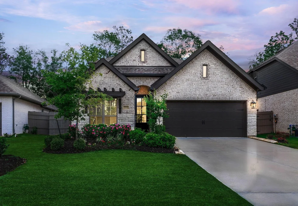 Unit for sale at 17155 Crimson Crest Drive, Conroe, TX 77302